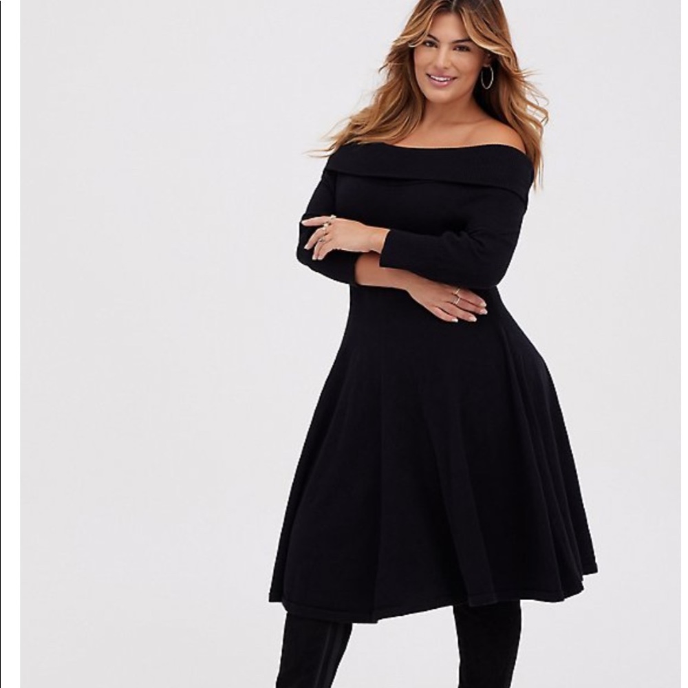 TORRID OFF SHOULDER SKATER DRESS - SWEATER KNIT BLACK
SIZE 1X (14/16)